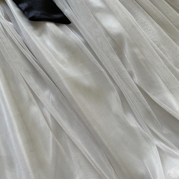 Black & White Flare Frock-Size 28(6-7 years)- Used - Picture 15 of 17